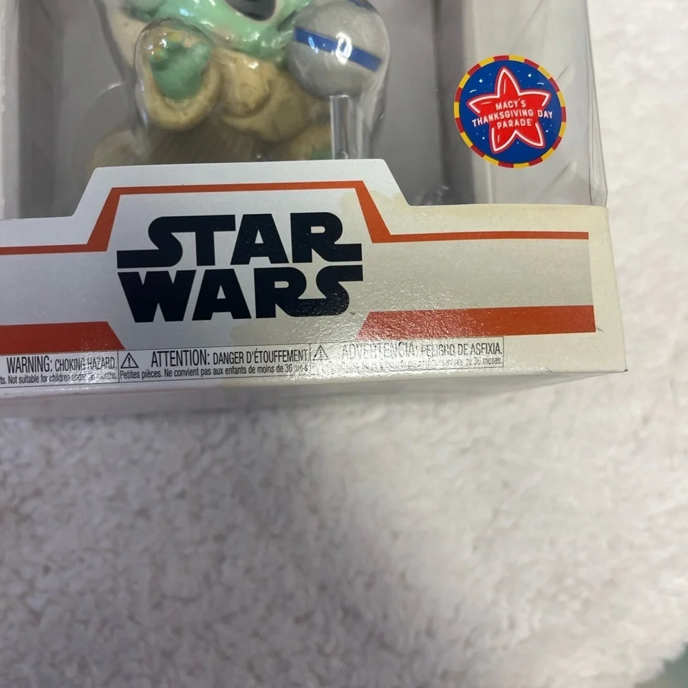 Funko Pop! Deluxe: Star Wars - Grogu Macy's Thanksgiving Day Parade #475 - Picture 5 of 6
